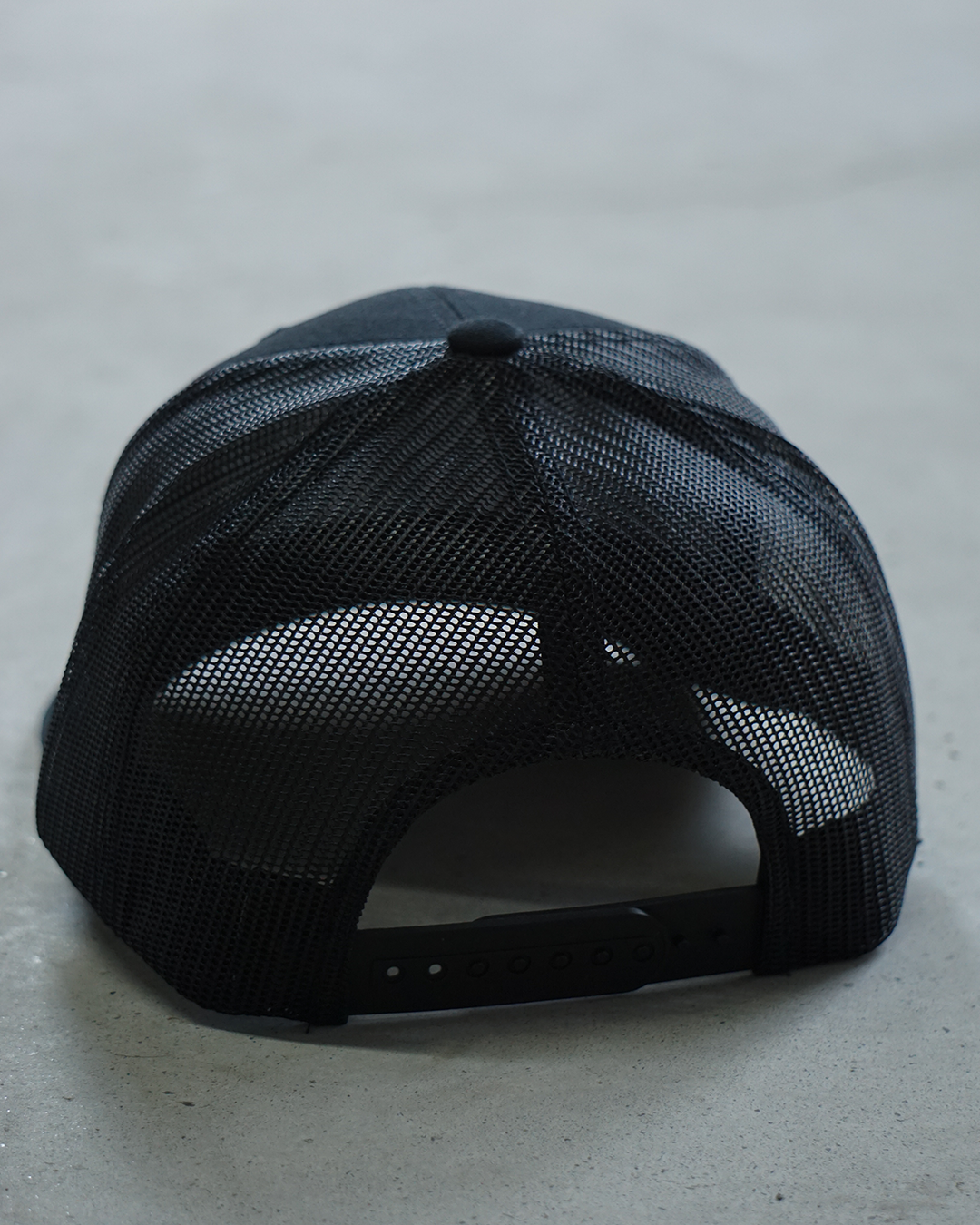 Khaya Atour Trucker Hat - Black